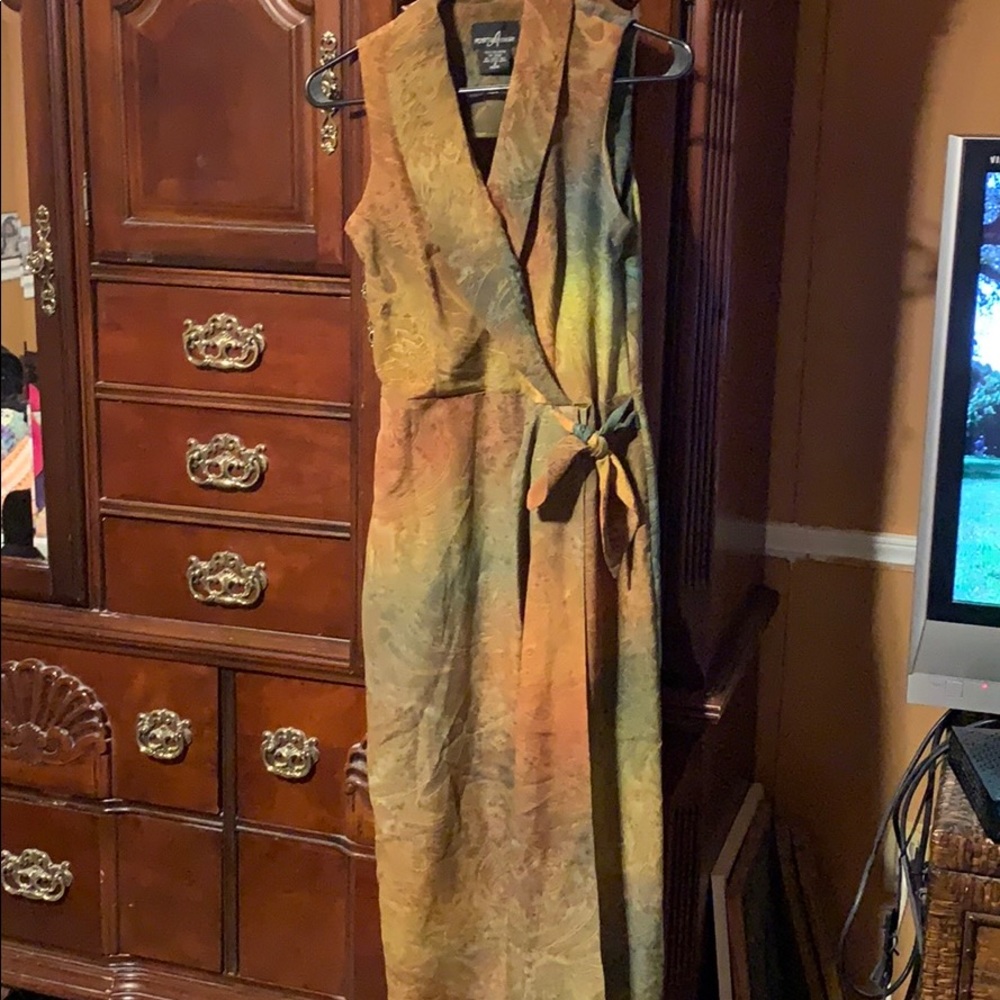Sleeveless dress